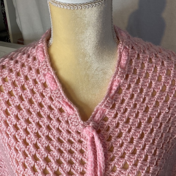 Hand crocheted pink cape poncho - Picture 6 of 7